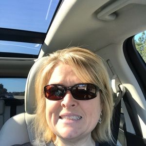 Meet your Posher, Cassondra